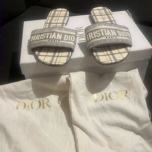 Dior slides